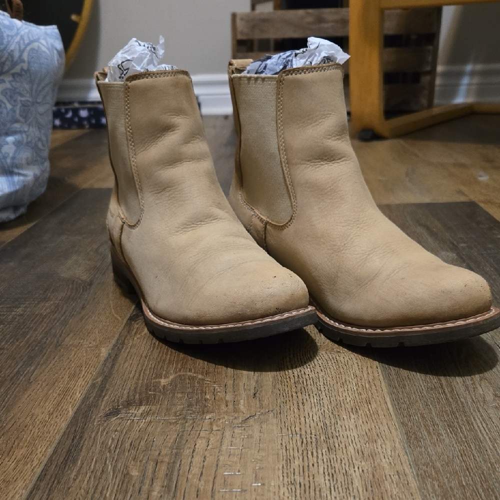 Ariat Tan Leather Ankle Boots